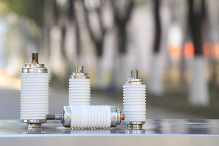 真空開關(guān)管接觸點(diǎn)選什么材質(zhì)好？一般為銅合金！