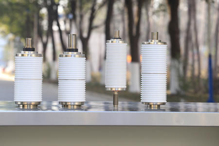 真空開關(guān)管結(jié)構(gòu)及工藝有怎樣的特點(diǎn)和優(yōu)勢(shì)？