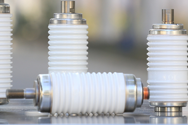 怎樣解決真空滅弧室的漏氣問(wèn)題？